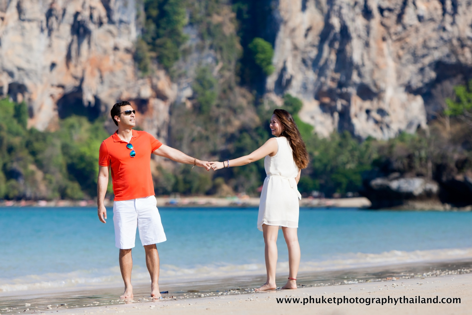 honeymoon couple photography at railay beach  Ao nang  krabi