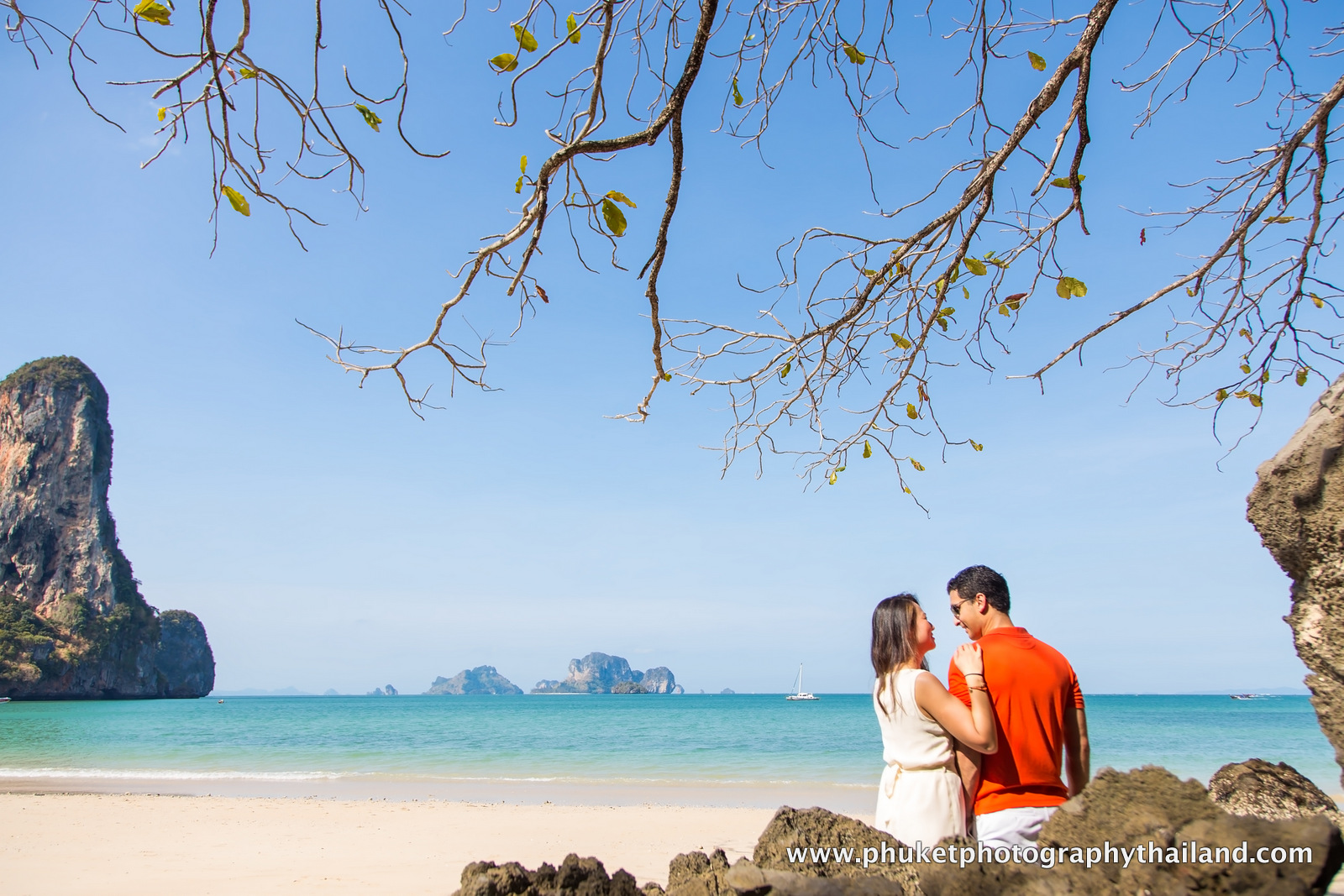 honeymoon photography at railay beach , ao nang , krabi