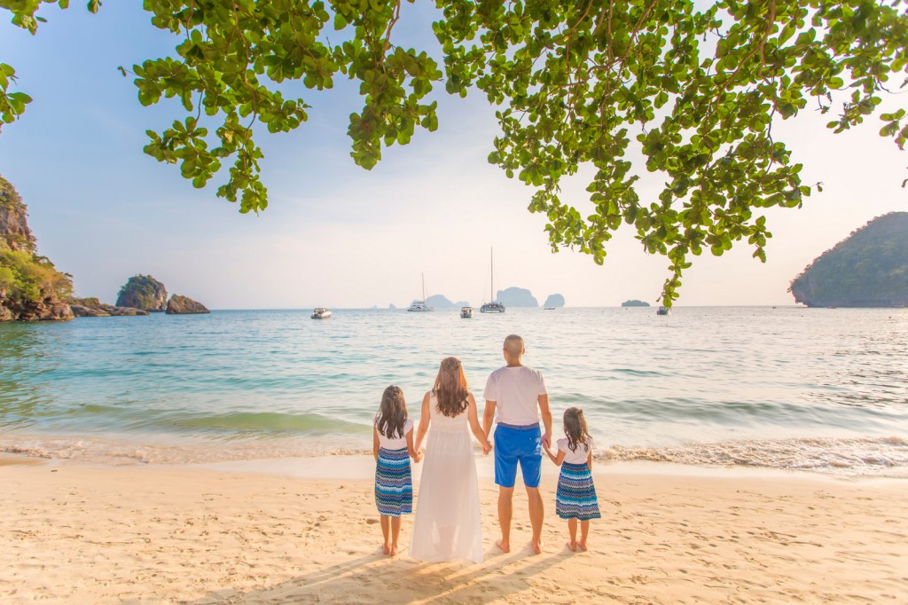 family photoshoot a pra nang cave beach railay west krabi