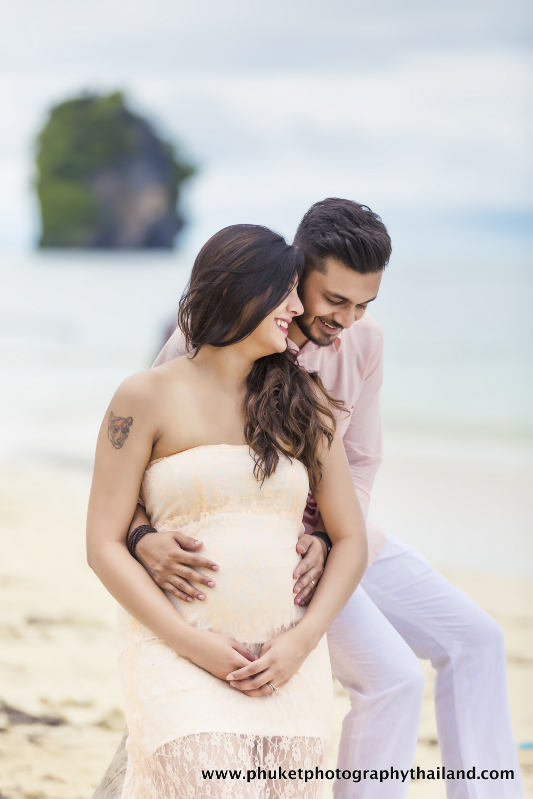 Maternity photoshoot at pranang & railey beach krabi