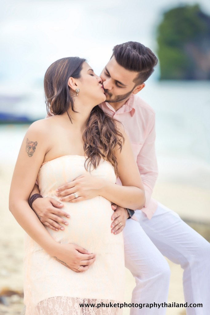 Maternity photoshoot at pranang & railey beach krabi
