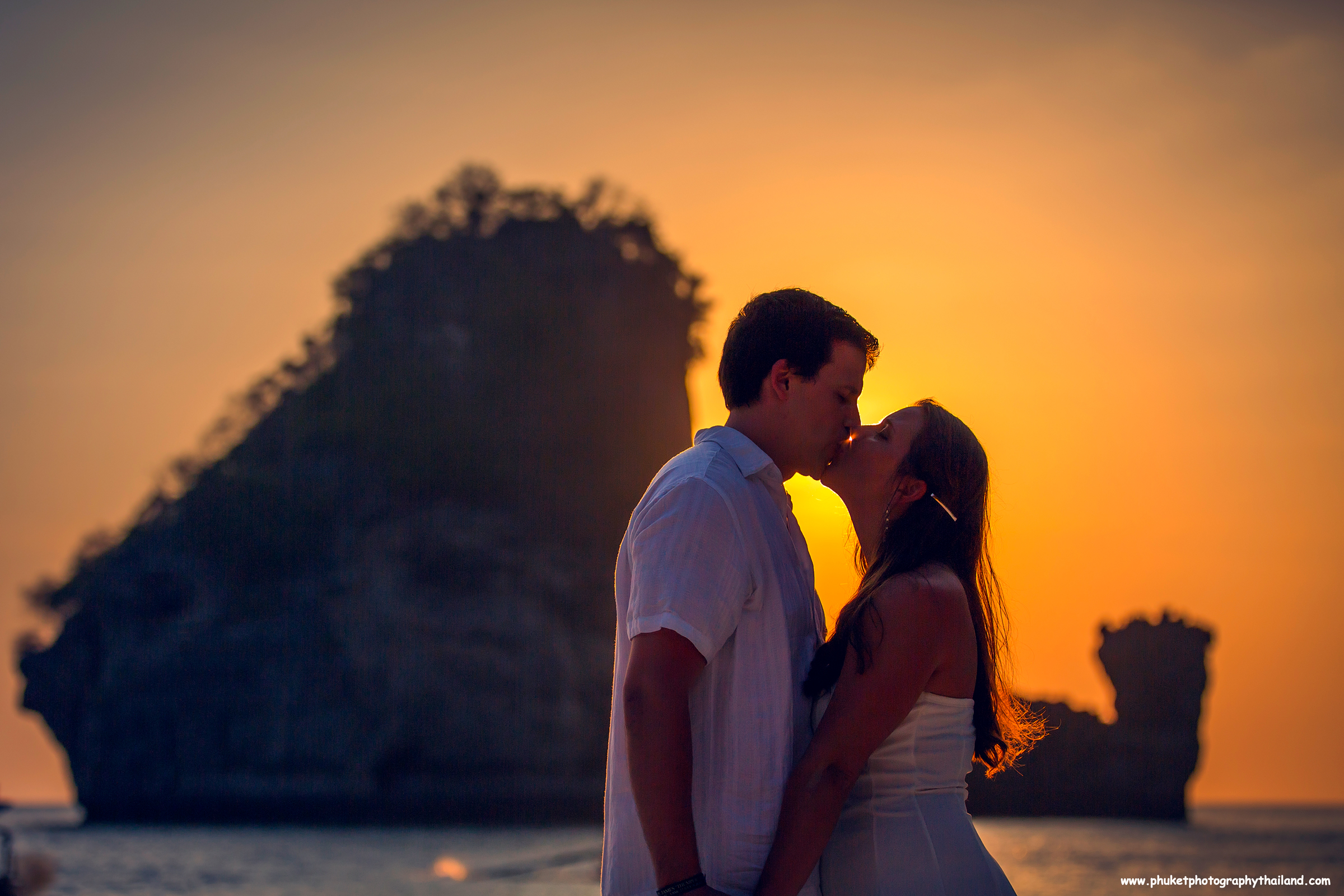 Honeymoon photoshoot at Phi Phi island