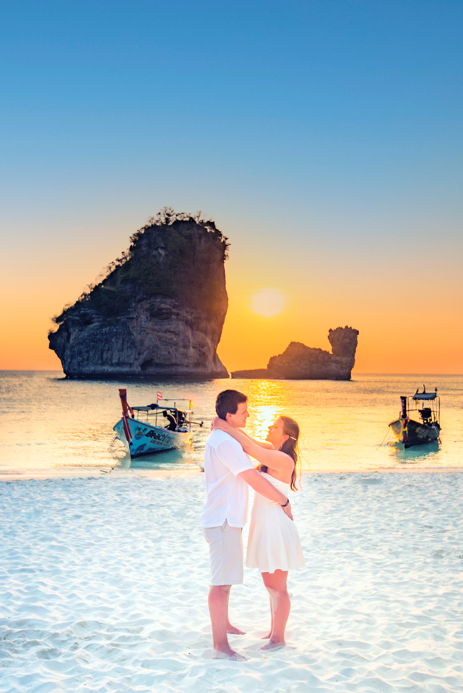 Honeymoon photoshoot at Phi Phi island