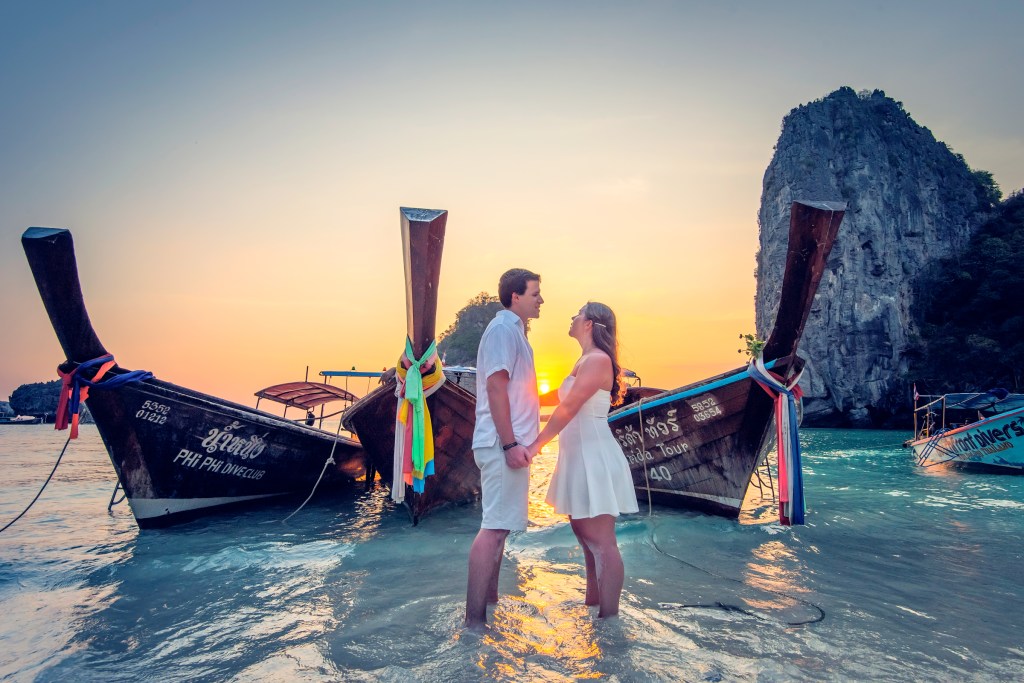 Honeymoon photoshoot at Phi Phi island