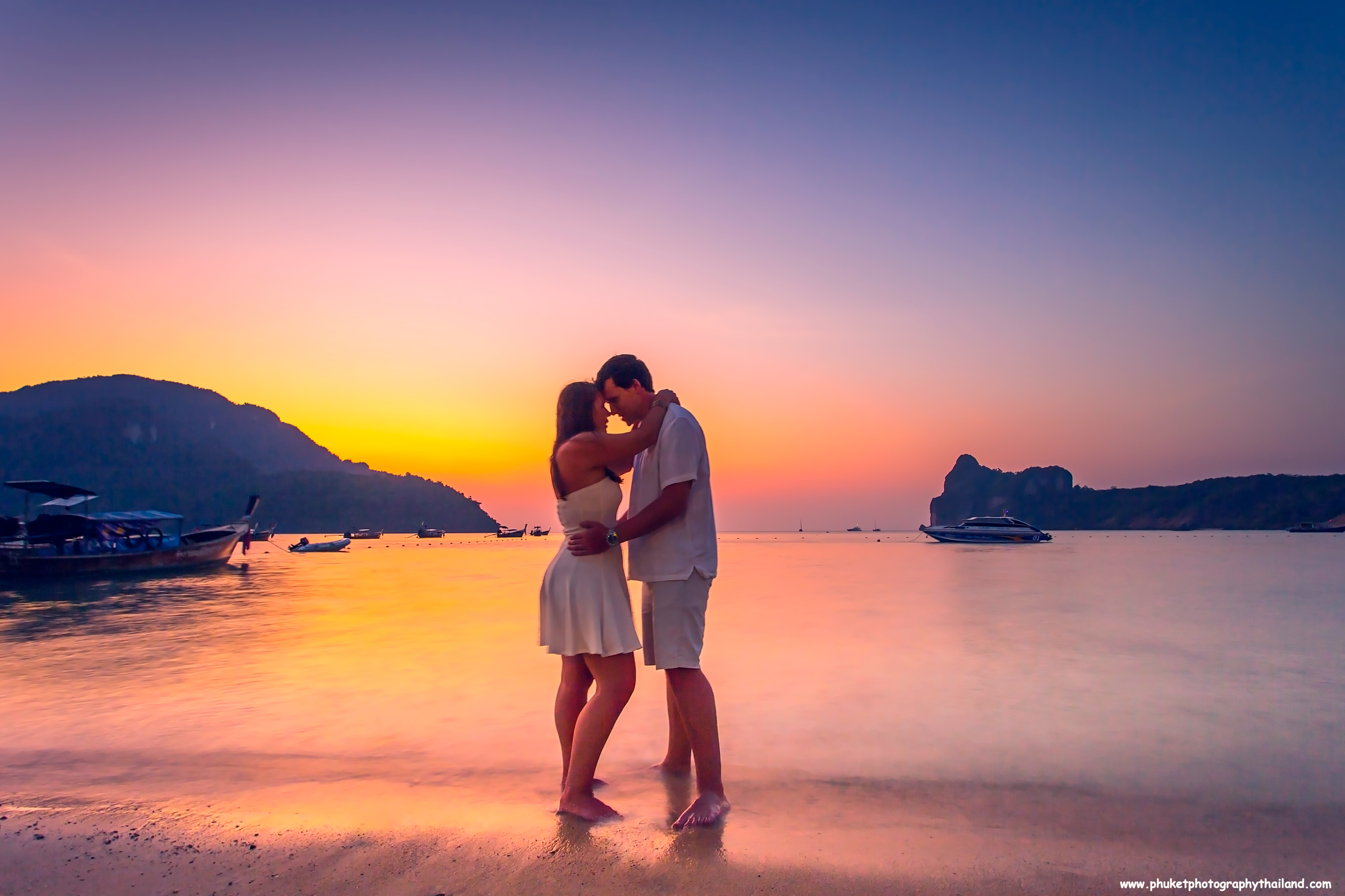 Honeymoon photoshoot at Phi Phi island