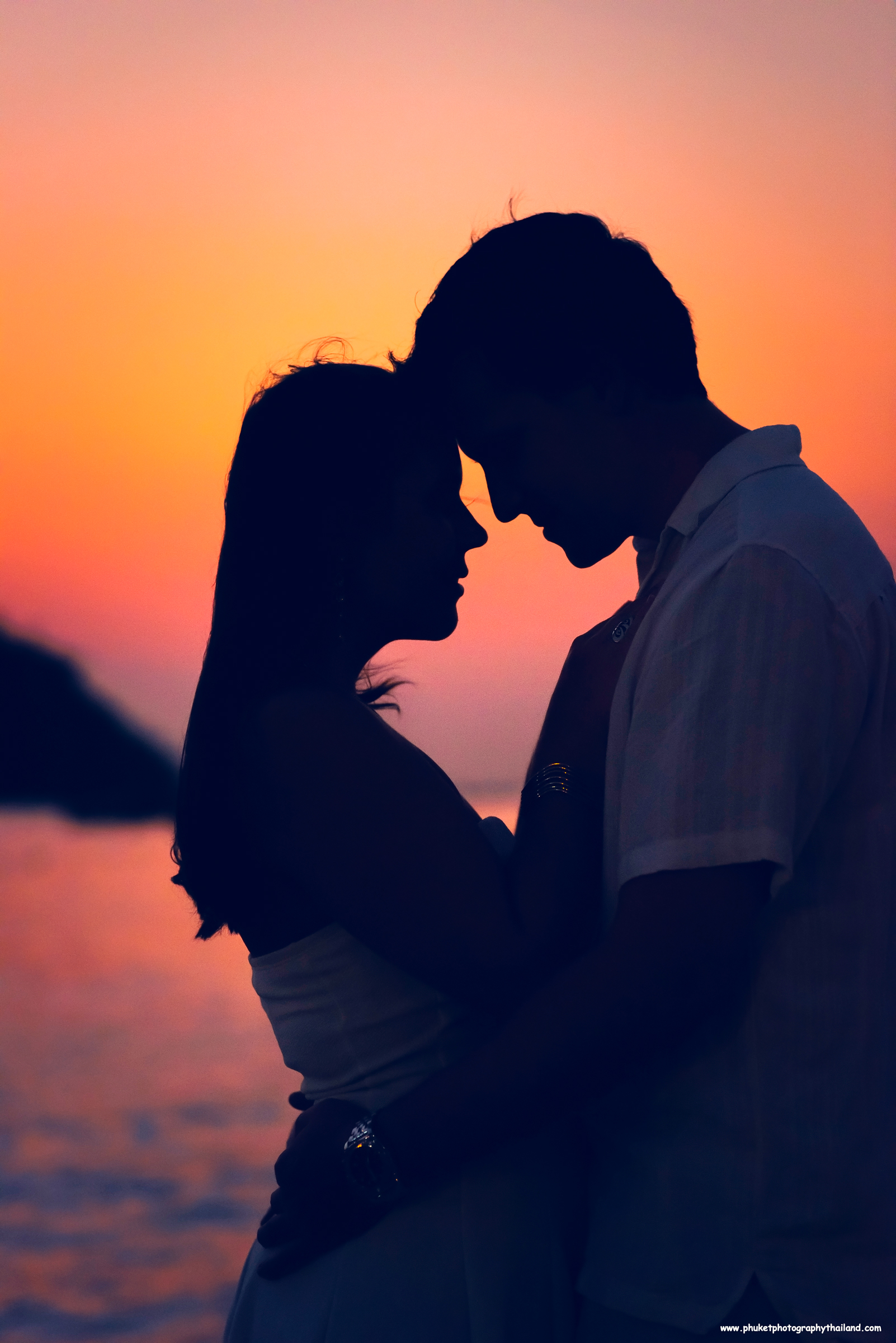 Honeymoon photoshoot at Phi Phi island