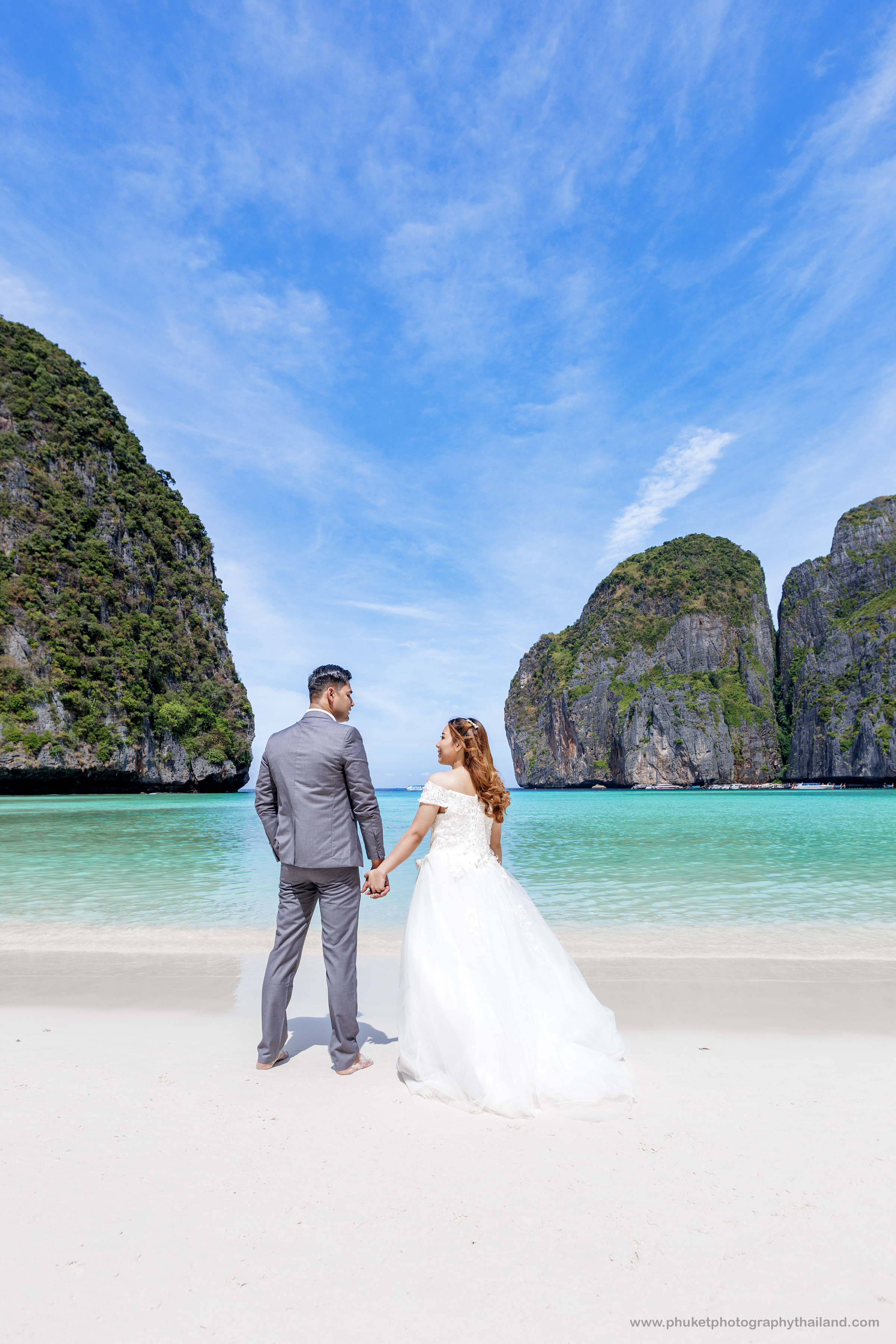 pre wedding photography at maya bay phi phi island krabi