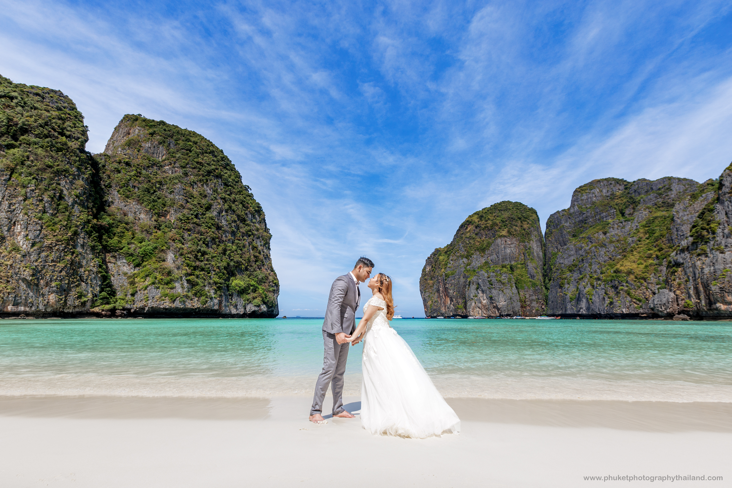 pre wedding photography at maya bay phi phi island krabi