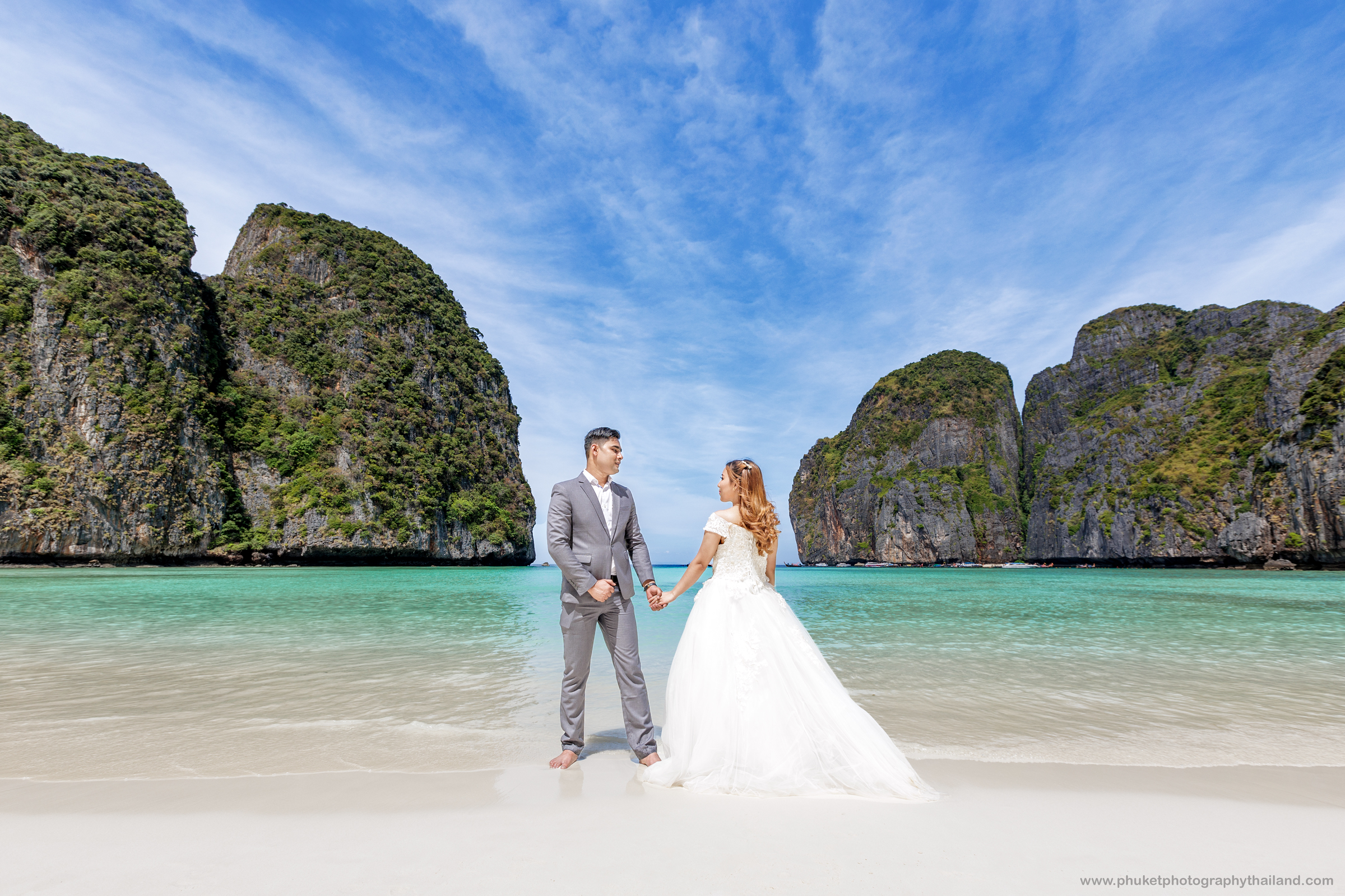 pre wedding photography at maya bay phi phi island krabi