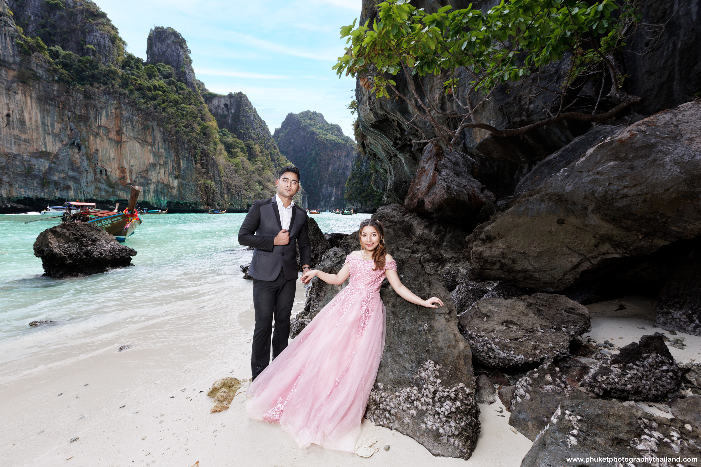 pre wedding photography at pileh lagoon phi phi island krabi