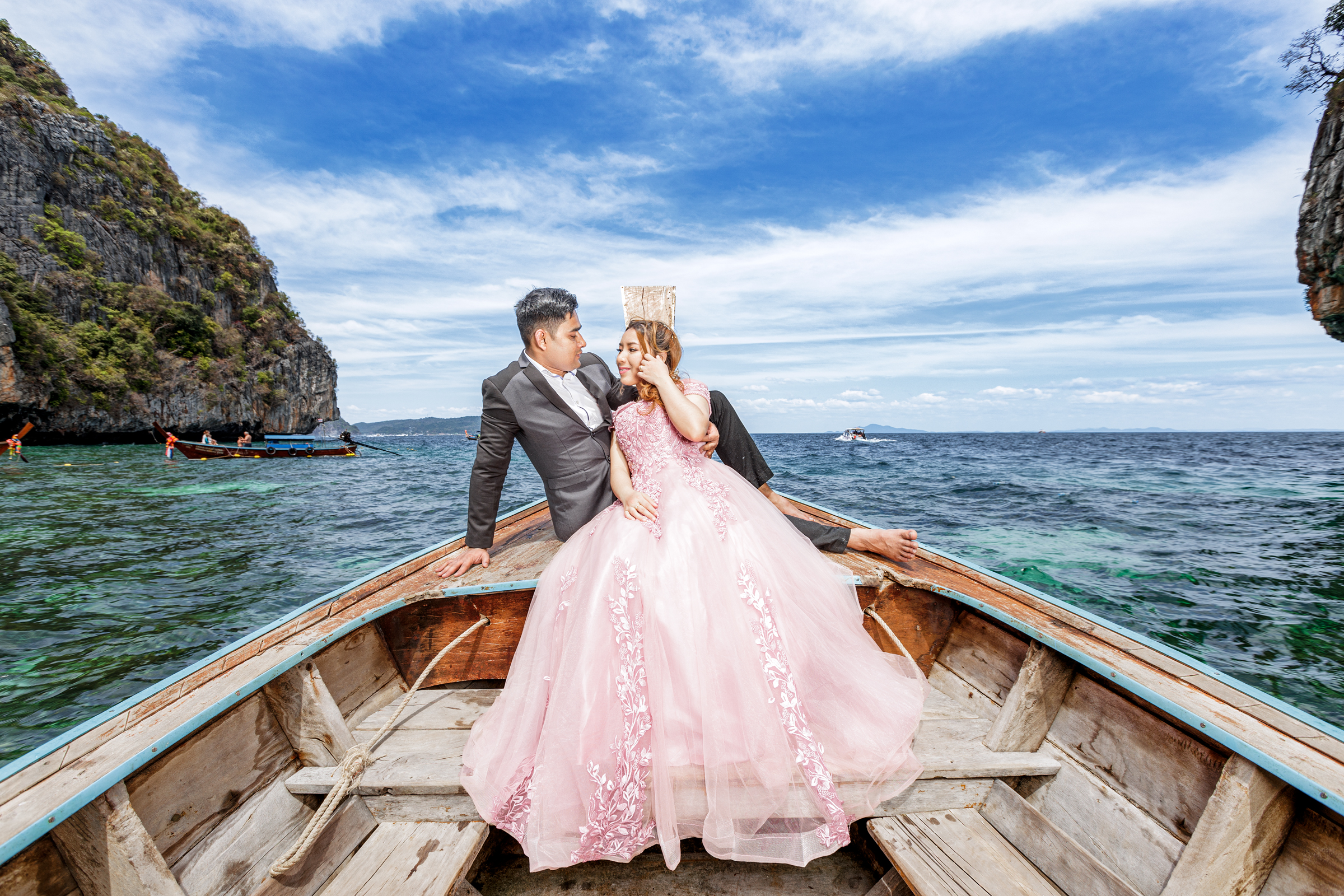 pre wedding photography on long tail boat at phi phi island krabi