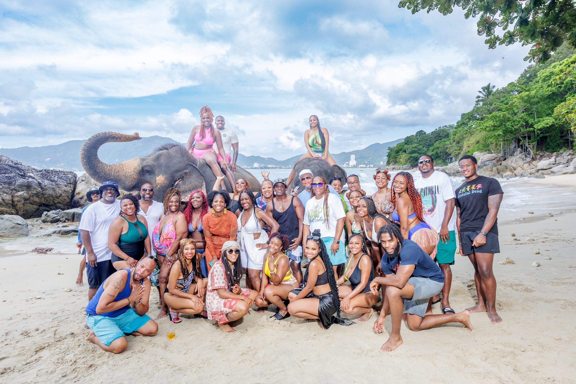 Take photos with elephants in Phuket