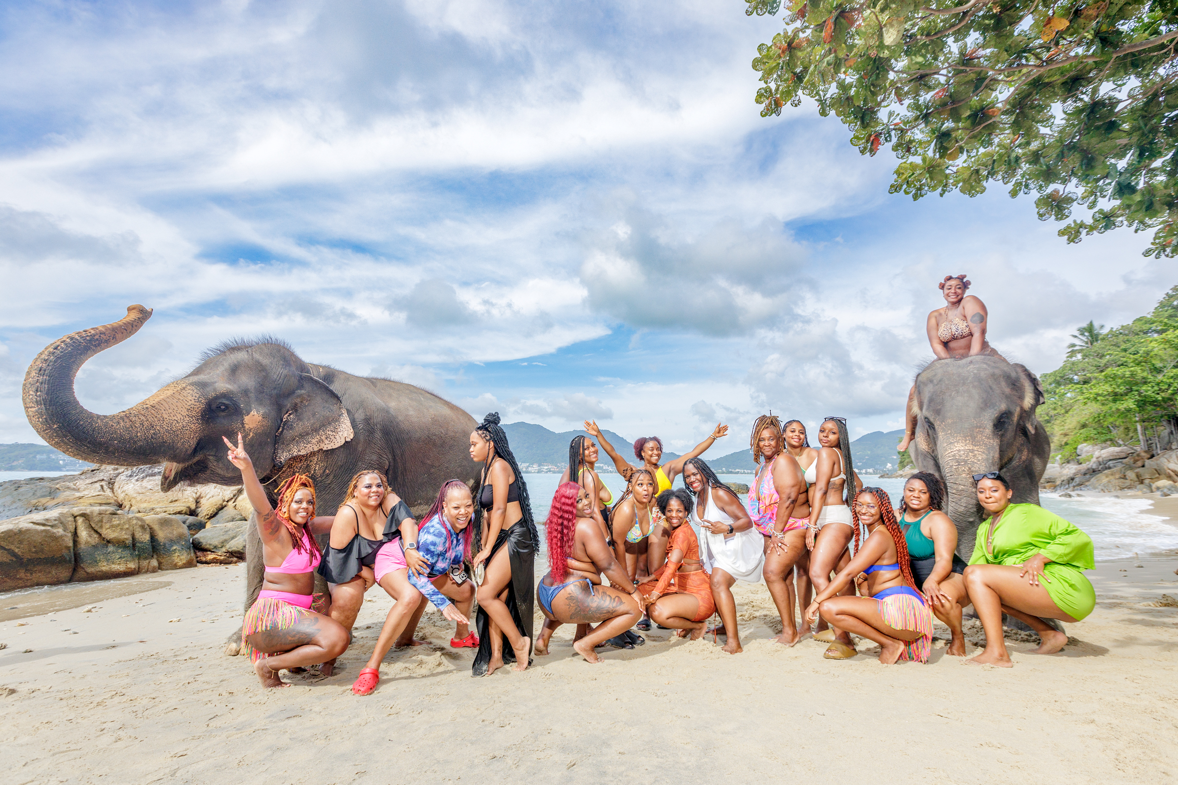 Take photos with elephants in Phuket